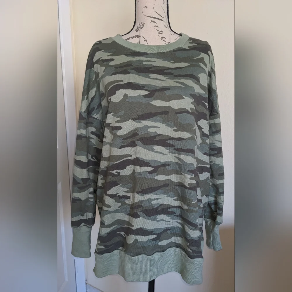 NWT CASLON Women's Camo Print Oversized Sweater Size Medium - Picture 3 of 6